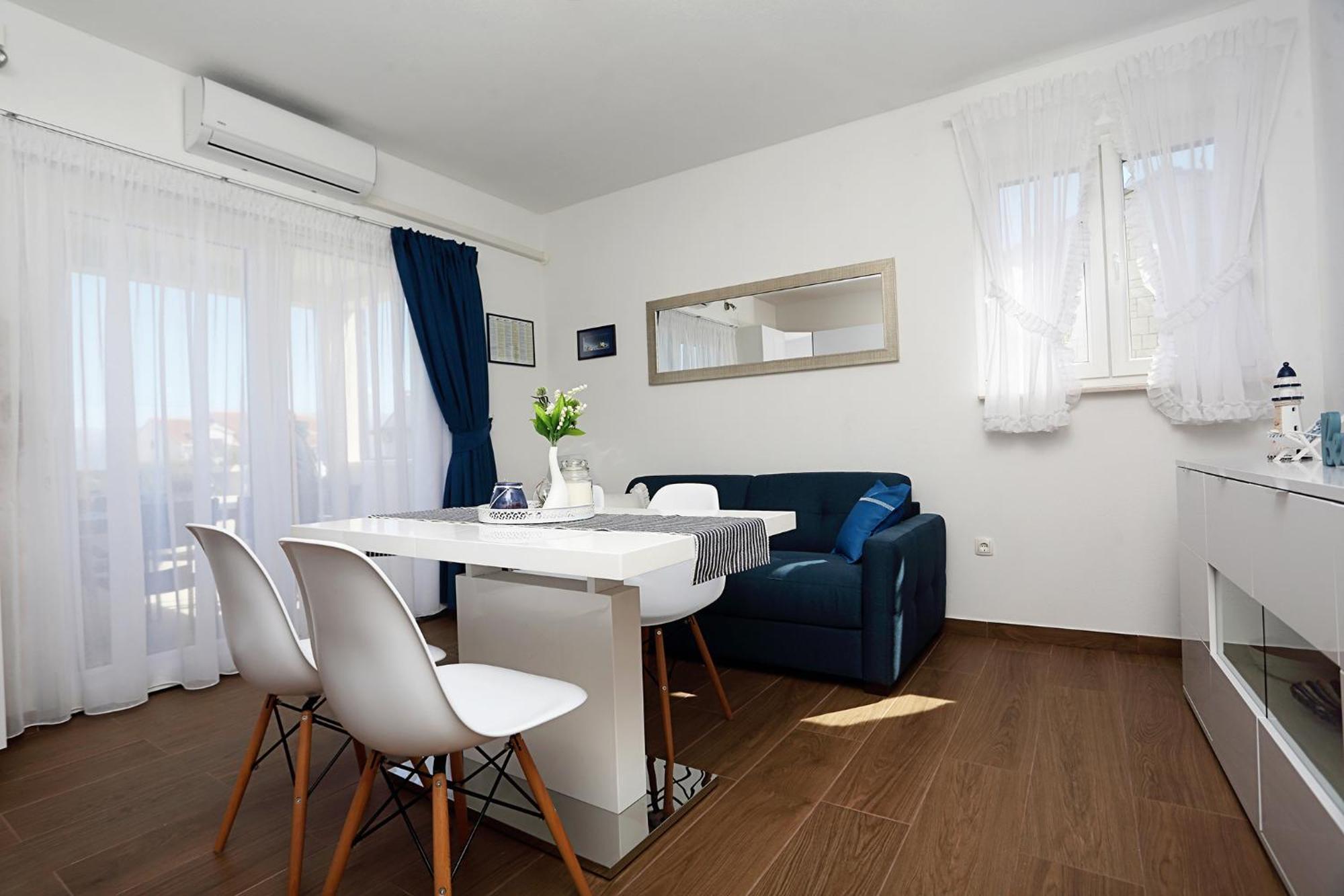 Apartments Romarin Supetar Buitenkant foto
